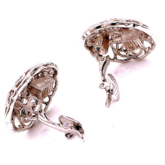 Vintage TRIFARI Silver Tone Filigree Swirl Clip On Earrings - Picture 3 of 3